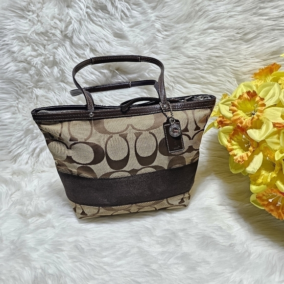 Coach Signature Tote brown/tan color - Picture 1 of 12